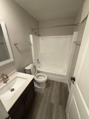 445 S Cleveland Avenue 204, Arlington Heights, IL 60005