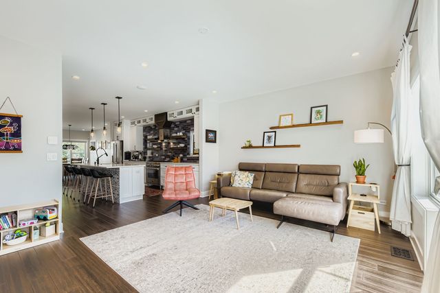 3120 N Spaulding Avenue, Chicago, IL 60618