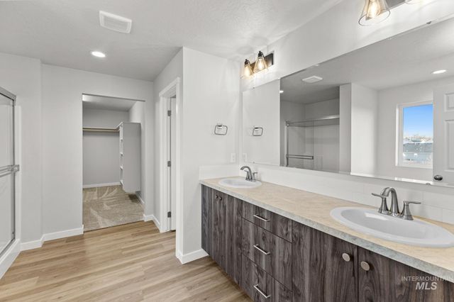 1699 Gyrfalcon St, Middleton, ID 83644