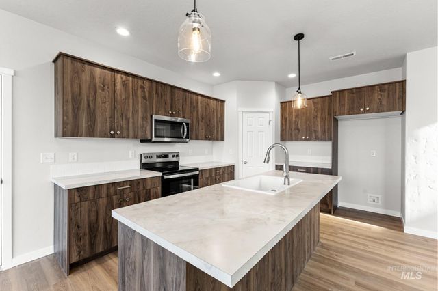 1699 Gyrfalcon St, Middleton, ID 83644