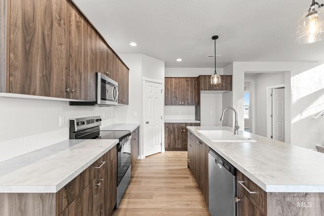 1699 Gyrfalcon St, Middleton, ID 83644