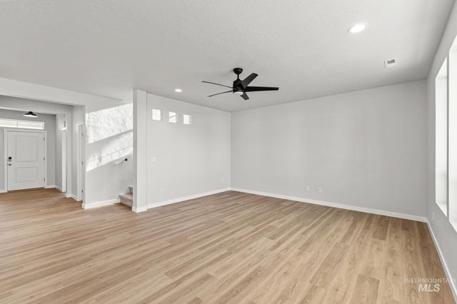 1699 Gyrfalcon St, Middleton, ID 83644