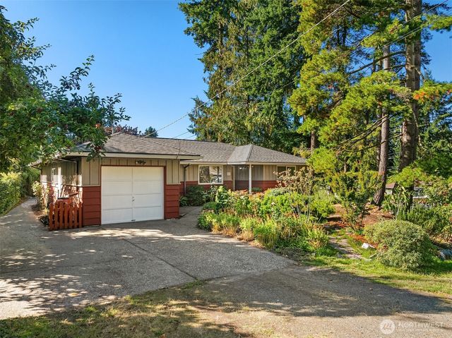 561 N 166th Street, Shoreline, WA 98133
