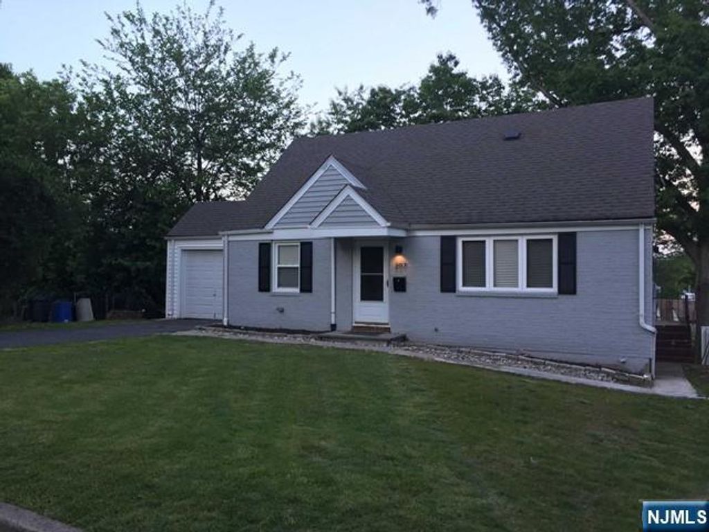 207 Wortendyke Avenue, Emerson, NJ 07630