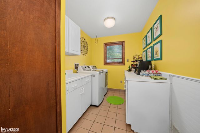 4418 Bayleaf Drive, Sterling Heights, MI 48314