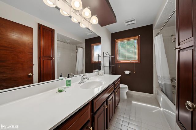 4418 Bayleaf Drive, Sterling Heights, MI 48314