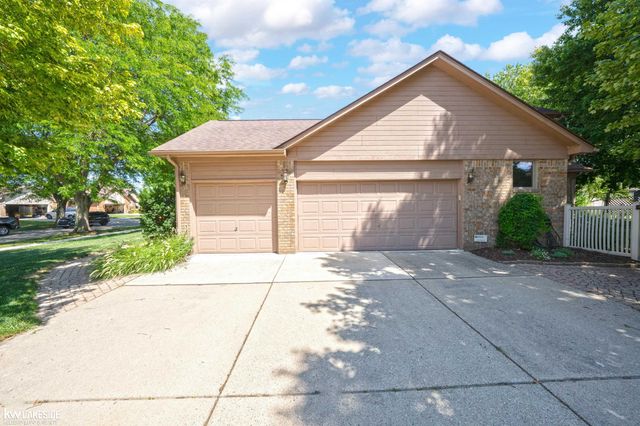 4418 Bayleaf Drive, Sterling Heights, MI 48314