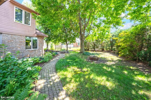 4418 Bayleaf Drive, Sterling Heights, MI 48314
