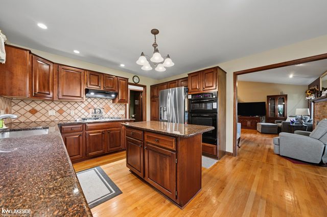 4418 Bayleaf Drive, Sterling Heights, MI 48314