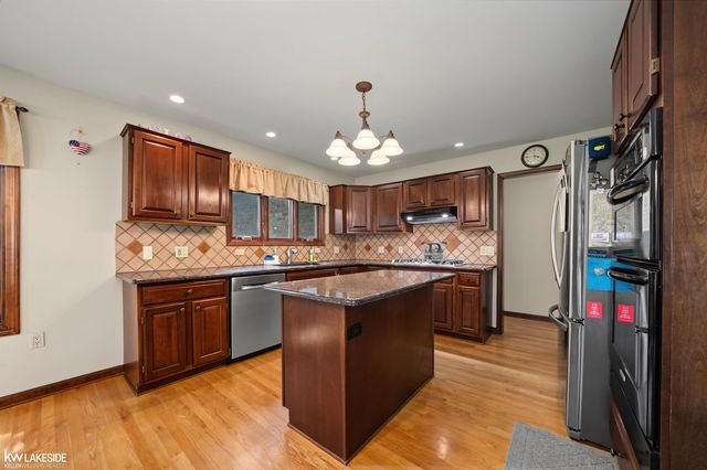 4418 Bayleaf Drive, Sterling Heights, MI 48314