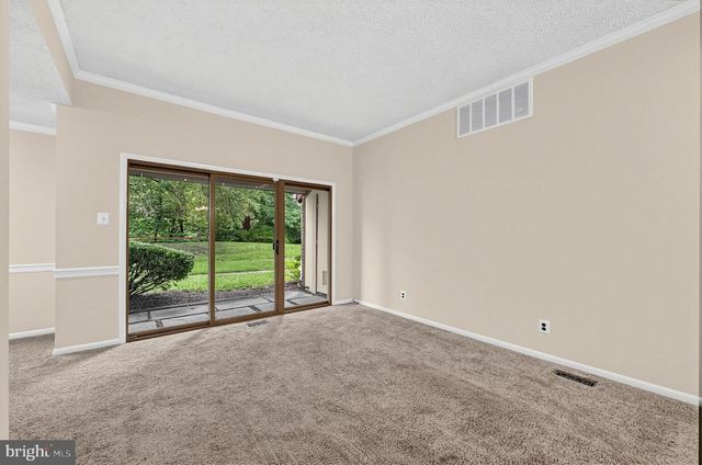 300 UXBRIDGE DR, Cherry Hill, NJ 08034