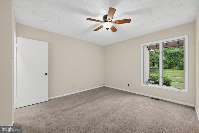 300 UXBRIDGE DR, Cherry Hill, NJ 08034