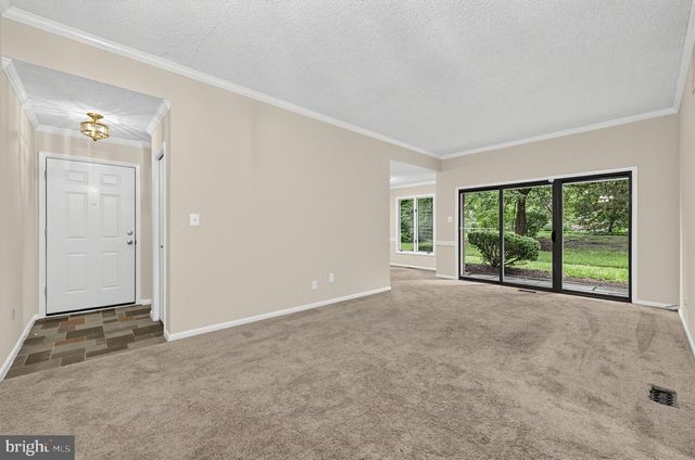 300 UXBRIDGE DR, Cherry Hill, NJ 08034