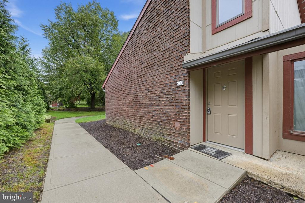 300 UXBRIDGE DR, Cherry Hill, NJ 08034 — photo 2