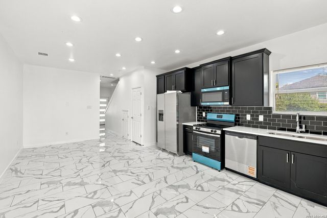818 S Mel Waiters, San Antonio, TX 78203