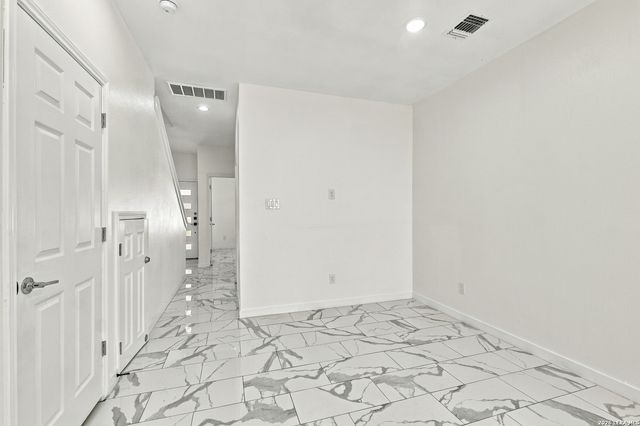 818 S Mel Waiters, San Antonio, TX 78203