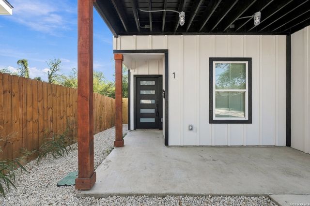 818 S Mel Waiters, San Antonio, TX 78203