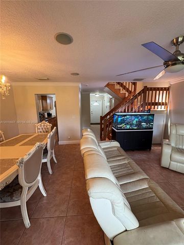 8905 NW 38th Dr 4, Coral Springs, FL 33065