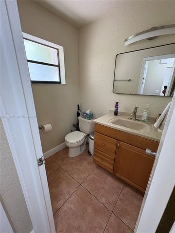 8905 NW 38th Dr 4, Coral Springs, FL 33065