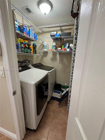 8905 NW 38th Dr 4, Coral Springs, FL 33065