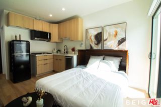 22454 Dolorosa St, Woodland Hills (los Angeles), CA 91367