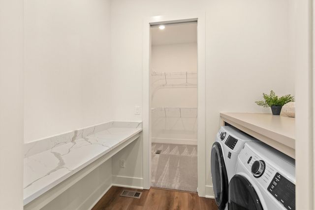 1350 SE Menlo Drive, Waukee, IA 50263