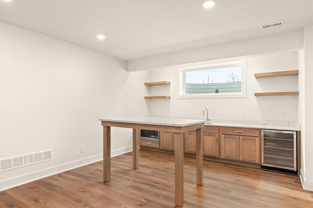 1350 SE Menlo Drive, Waukee, IA 50263