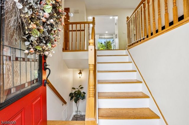 7 Weavers Ln, Readington Twp., NJ 08889
