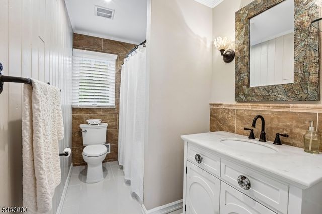 7 Weavers Ln, Readington Twp., NJ 08889