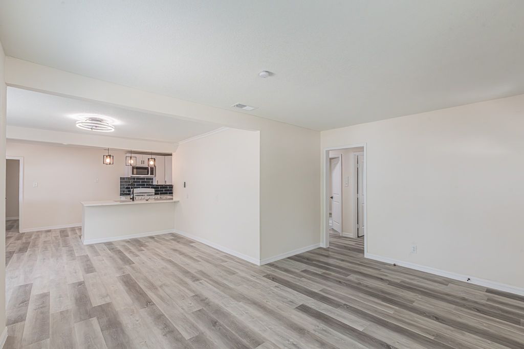 426 NE 29th Street, Grand Prairie, TX 75050 — photo 4