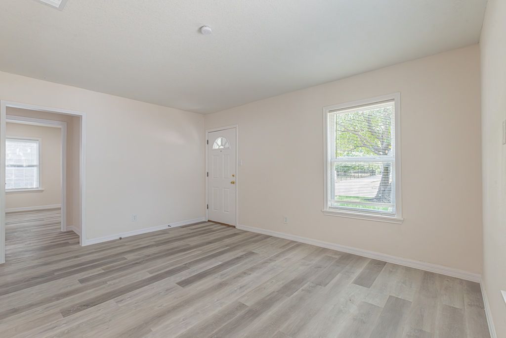 426 NE 29th Street, Grand Prairie, TX 75050 — photo 5