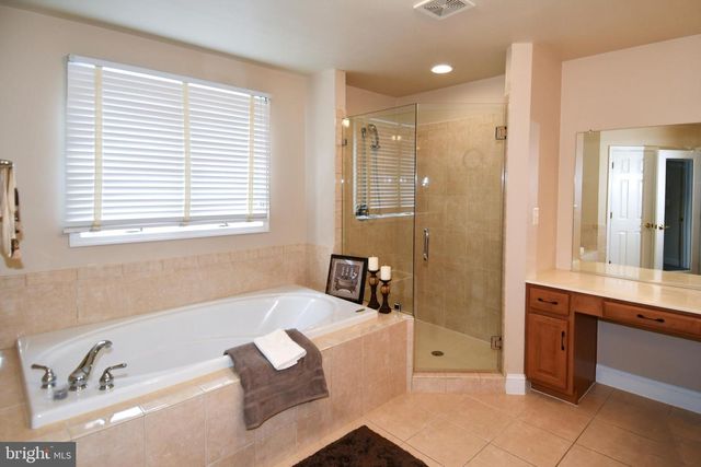 14093 BURNLEY GLEN CT, Haymarket, VA 20169