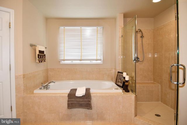 14093 BURNLEY GLEN CT, Haymarket, VA 20169