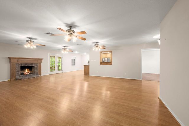 156 Magnolia Bend Drive, Livingston, TX 77351