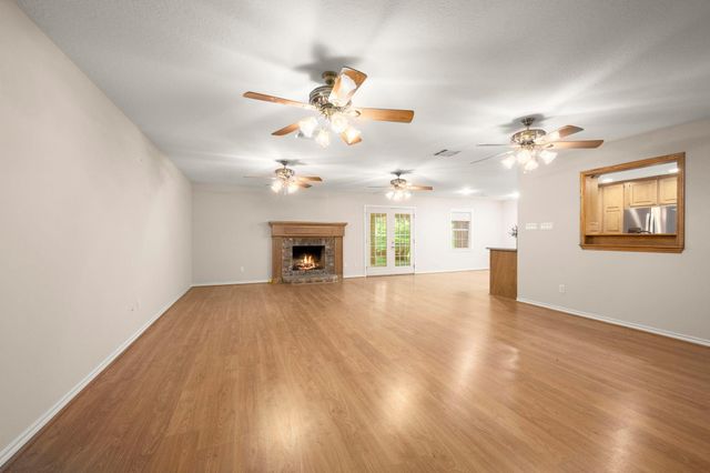 156 Magnolia Bend Drive, Livingston, TX 77351