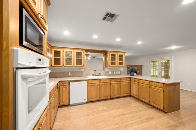 156 Magnolia Bend Drive, Livingston, TX 77351