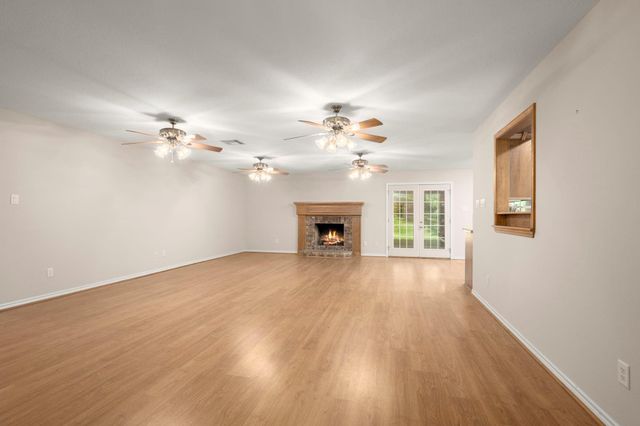 156 Magnolia Bend Drive, Livingston, TX 77351