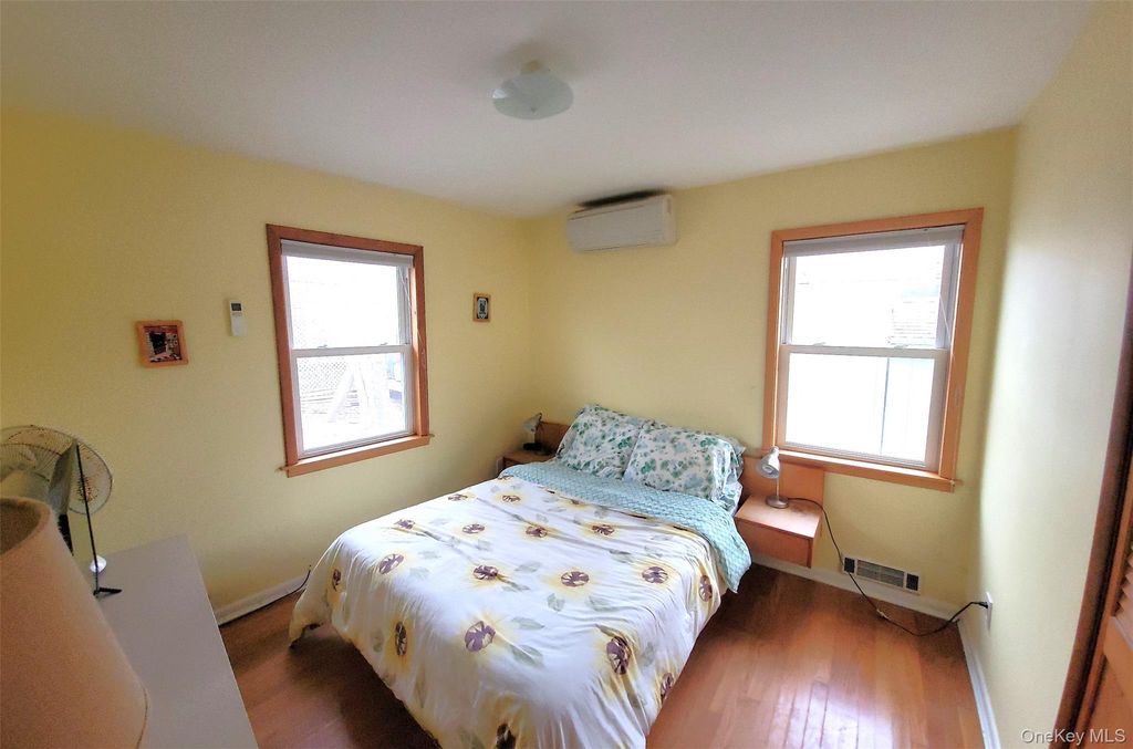 84 Oak Walk, Bay Shore, NY 11706 — photo 5