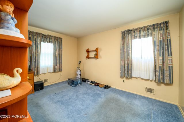 49 Newbury Road, Howell, NJ 07731