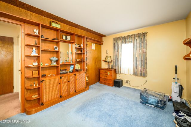 49 Newbury Road, Howell, NJ 07731