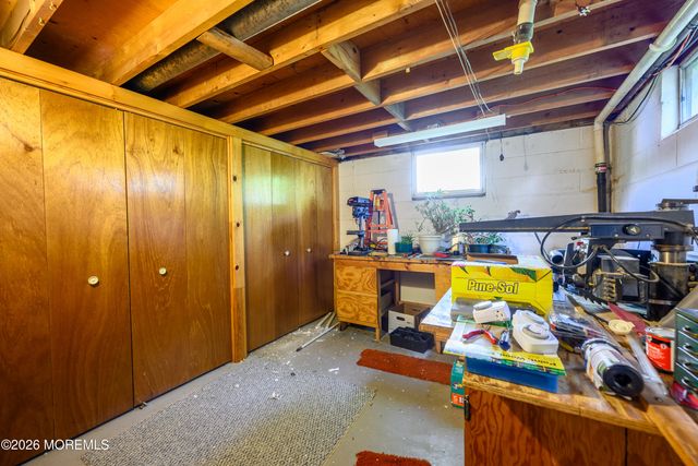 49 Newbury Road, Howell, NJ 07731