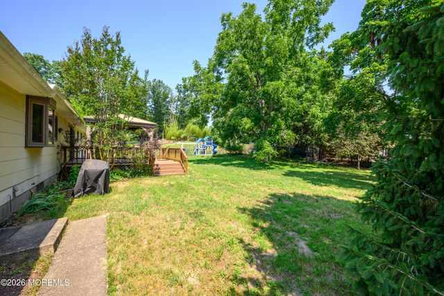 49 Newbury Road, Howell, NJ 07731