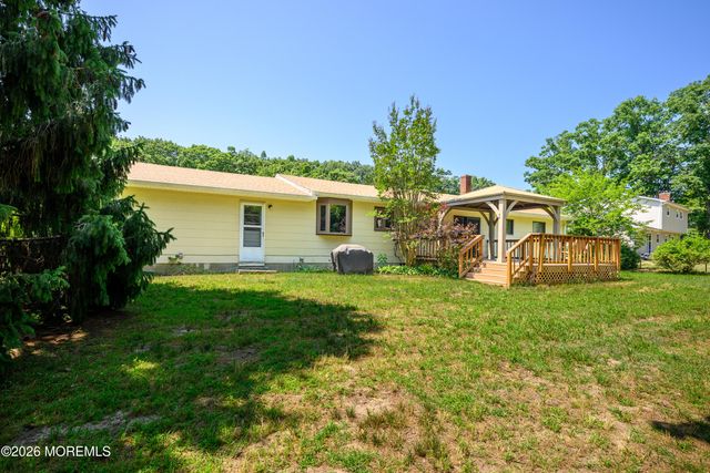 49 Newbury Road, Howell, NJ 07731