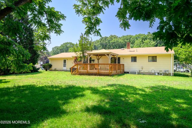 49 Newbury Road, Howell, NJ 07731