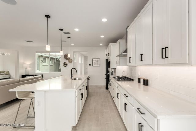 7774 W Laurel Lane, Marana, AZ 85658