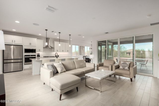 7774 W Laurel Lane, Marana, AZ 85658