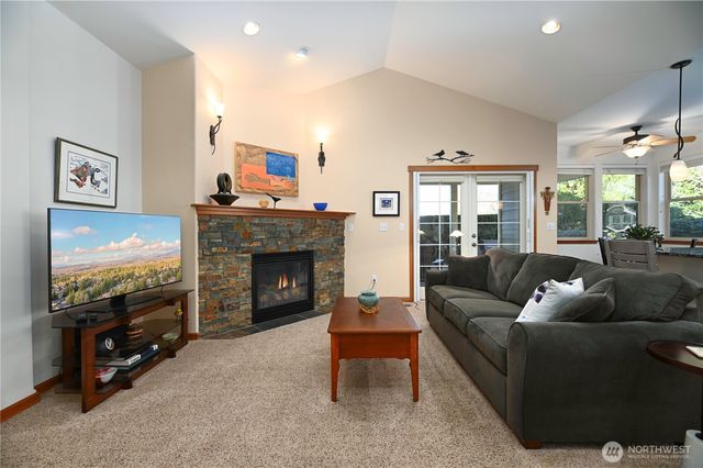 965 Chestnut Loop, Mount Vernon, WA 98274