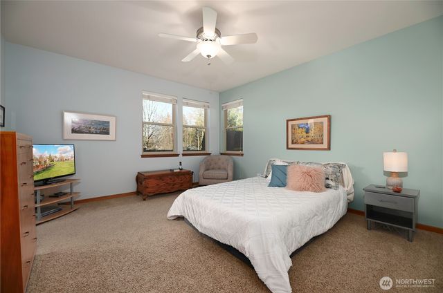 965 Chestnut Loop, Mount Vernon, WA 98274