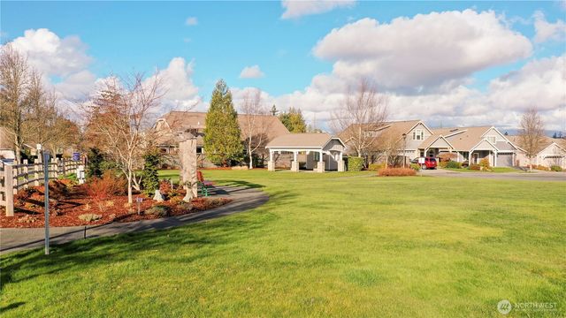 965 Chestnut Loop, Mount Vernon, WA 98274