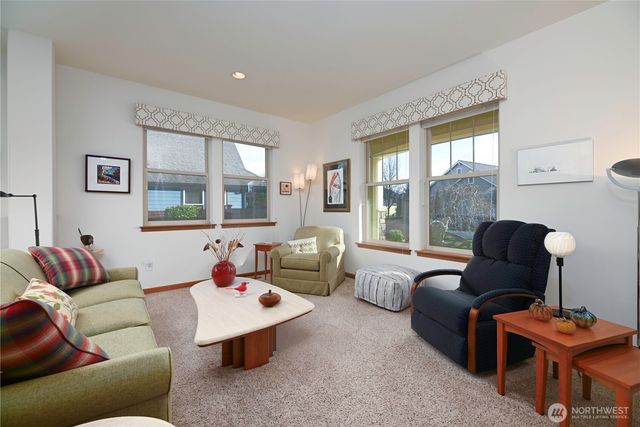 965 Chestnut Loop, Mount Vernon, WA 98274